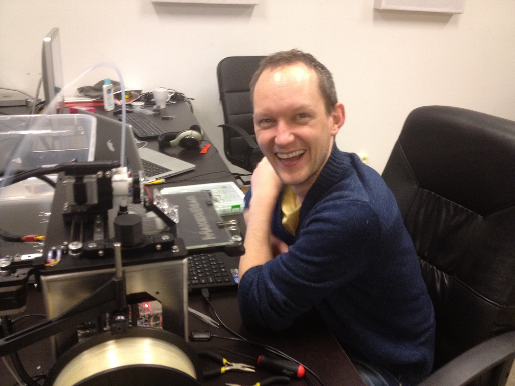 Kjetil with his new MakerGear M2 - smiling all weekend!